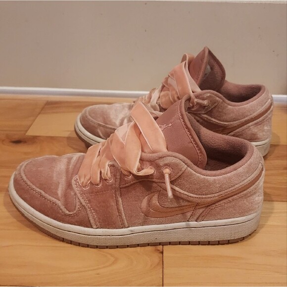 Nike Air Jordan 1 Low Pink Velvet 2022 Size 7.5 Used Rare Retro - Picture 5 of 8